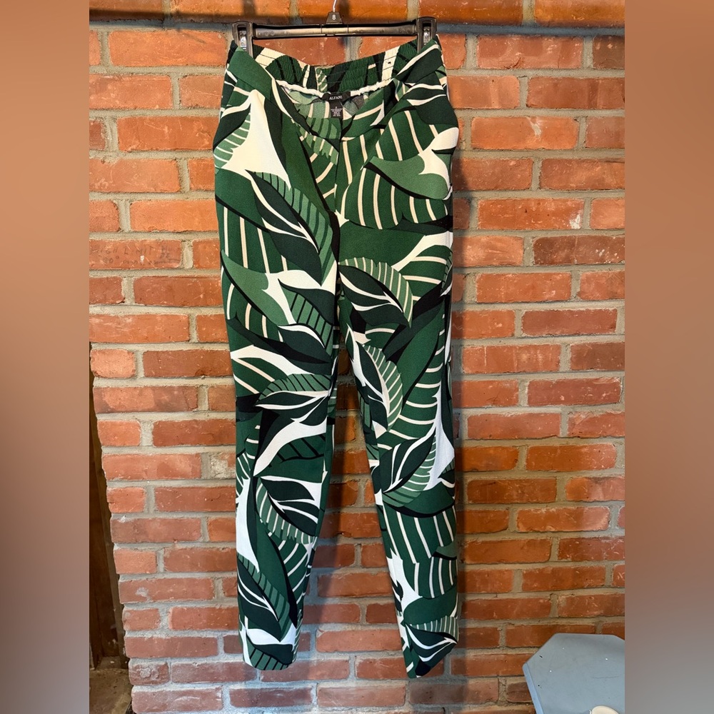 Alfani Green and White Leaf-Print Straight Leg Pants